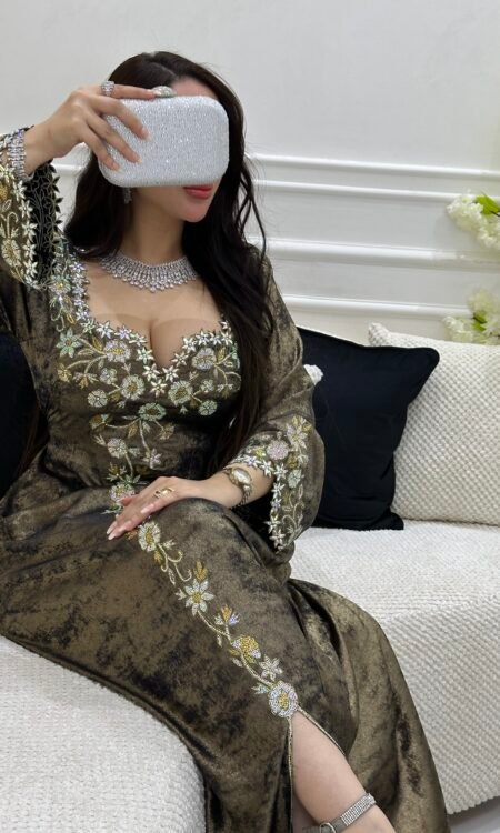 Ready to wear | تسليم الفوري